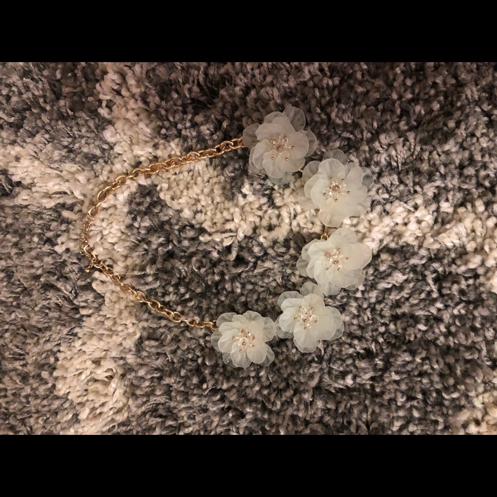 Flower necklace